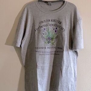 Gildan Gray Short Sleeve Tee with Graphic Design